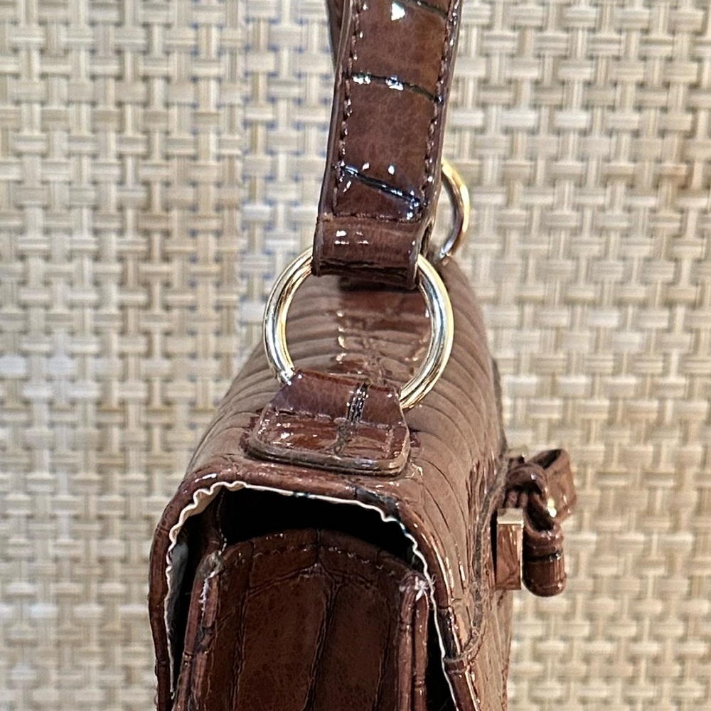 🌟HP🌟VTG 1990s Faux Brown Croco Vinyl Satchel Style Handbag by Liz Claiborne - Picture 6 of 14